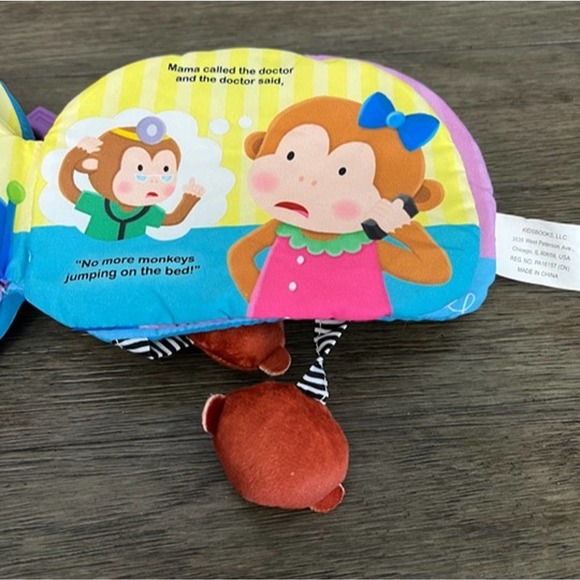 Five‎ Little Monkeys Soft Book By Kidsbooks with Sound - Picture 3 of 6